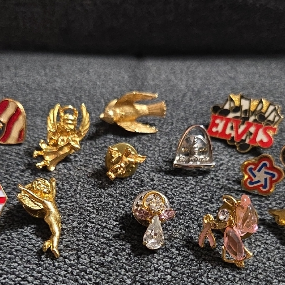 Bundle of Assorted Pins‎ (17) - Picture 3 of 4